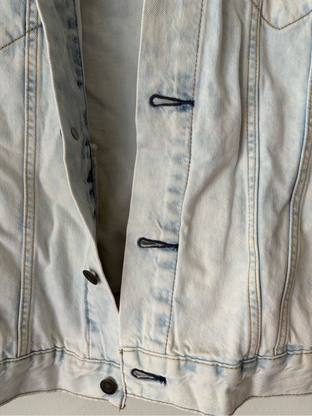 Levi's Light Blue Denim Jacket with Tan Leather Patch - Picture 6 of 12